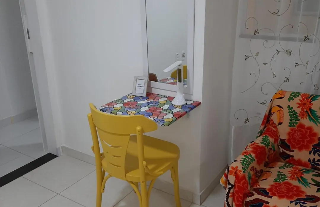 Quarto confortável pertinho da praia-1